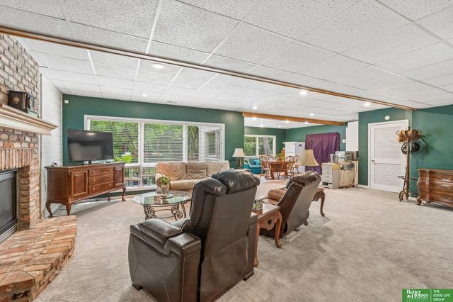 6468 Van Buren Drive, Omaha, NE 68135