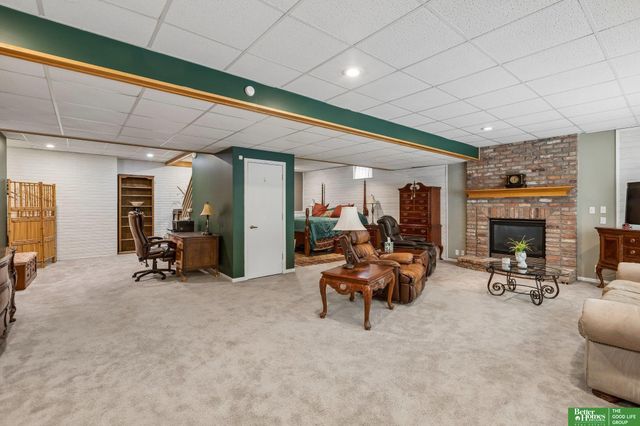 6468 Van Buren Drive, Omaha, NE 68135