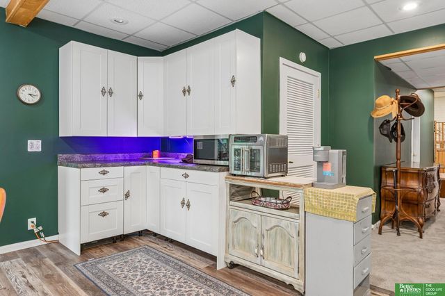 6468 Van Buren Drive, Omaha, NE 68135