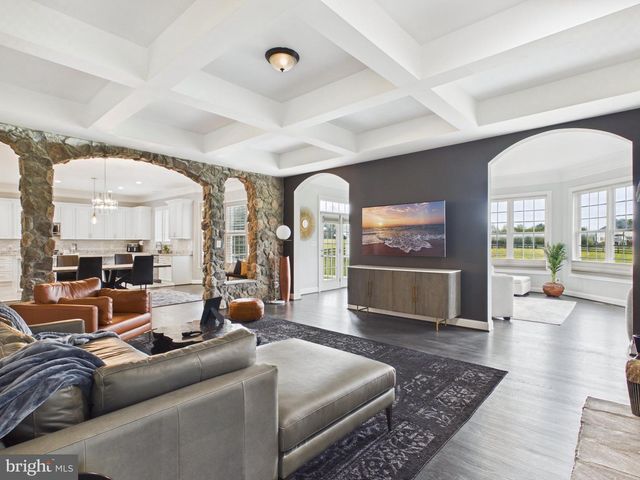 38565 PIGGOTT BOTTOM, Hamilton, VA 20158