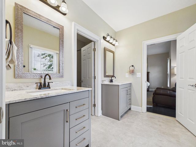 38565 PIGGOTT BOTTOM, Hamilton, VA 20158