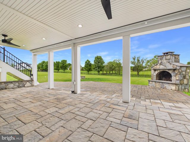 38565 PIGGOTT BOTTOM, Hamilton, VA 20158