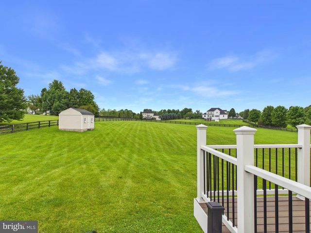 38565 PIGGOTT BOTTOM, Hamilton, VA 20158