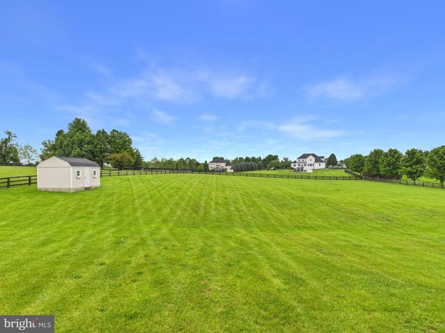 38565 PIGGOTT BOTTOM, Hamilton, VA 20158