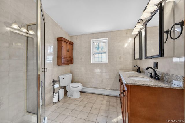 3 Woodmere Avenue, Glenwood Landing, NY 11547