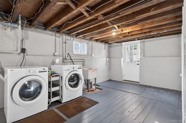 3 Woodmere Avenue, Glenwood Landing, NY 11547