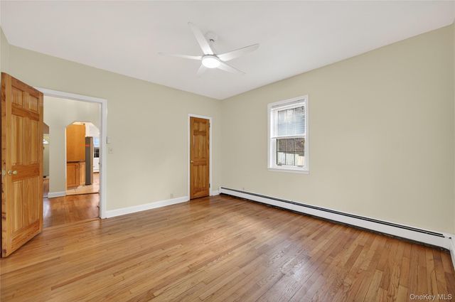 3 Woodmere Avenue, Glenwood Landing, NY 11547