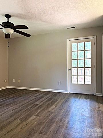 4617 Oakwood Circle, Gastonia, NC 28056