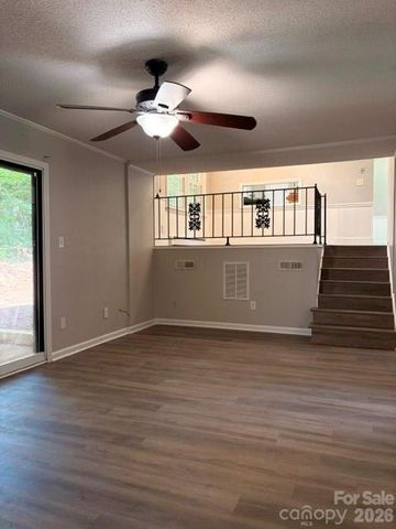 4617 Oakwood Circle, Gastonia, NC 28056