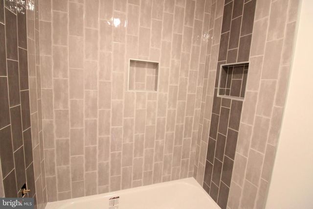 3150-E ANCHORWAY CT, Falls Church, VA 22042