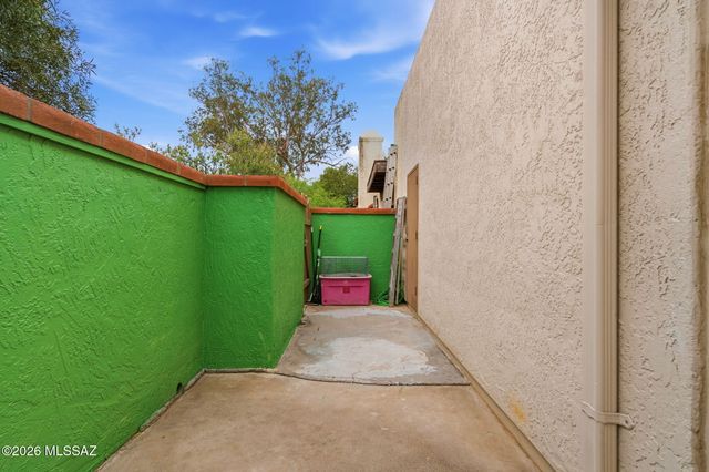 2469 N Ironwood Ridge Drive, Tucson, AZ 85745