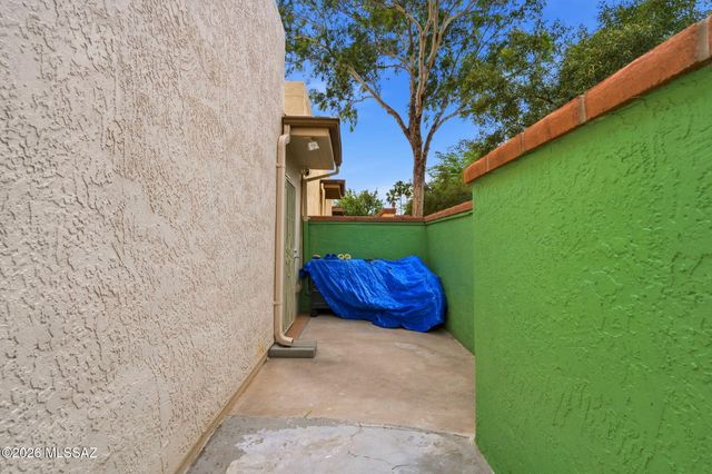 2469 N Ironwood Ridge Drive, Tucson, AZ 85745