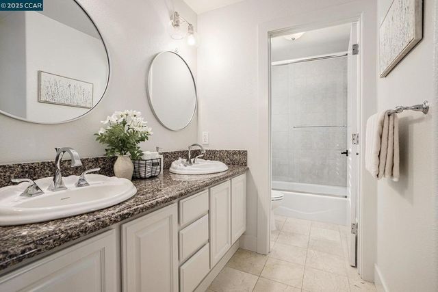 2199 Hidden Pond Rd, Lafayette, CA 94549