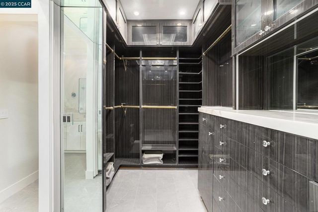 2199 Hidden Pond Rd, Lafayette, CA 94549