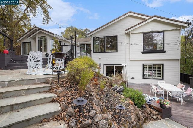 2199 Hidden Pond Rd, Lafayette, CA 94549