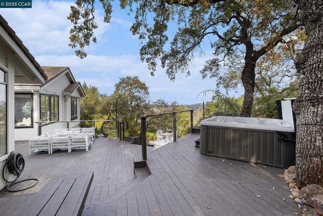 2199 Hidden Pond Rd, Lafayette, CA 94549