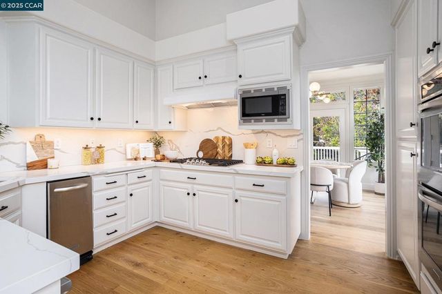 2199 Hidden Pond Rd, Lafayette, CA 94549