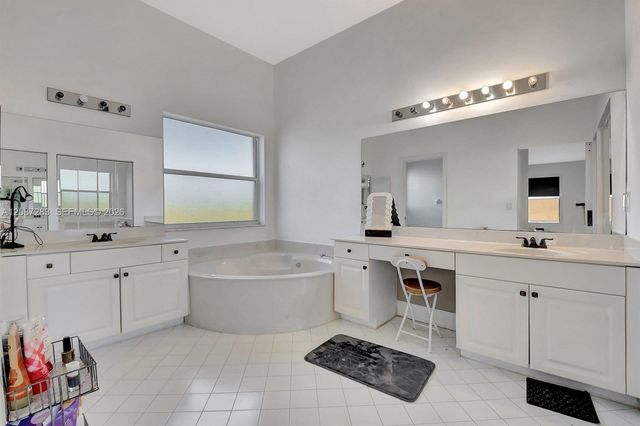 7647 Rockport Circle, Lake Worth, FL 33467