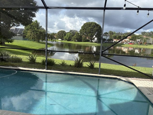 7647 Rockport Circle, Lake Worth, FL 33467