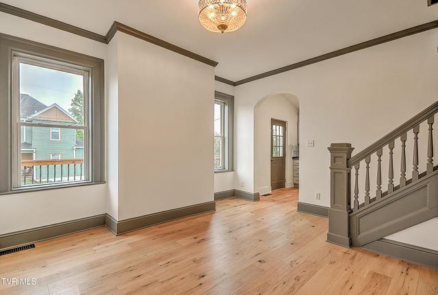 1025 Fairmount Avenue, Bristol, VA 24201