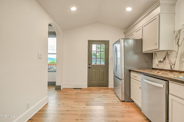1025 Fairmount Avenue, Bristol, VA 24201
