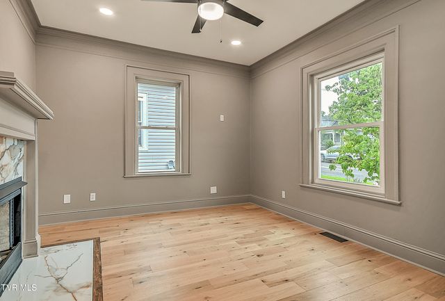 1025 Fairmount Avenue, Bristol, VA 24201