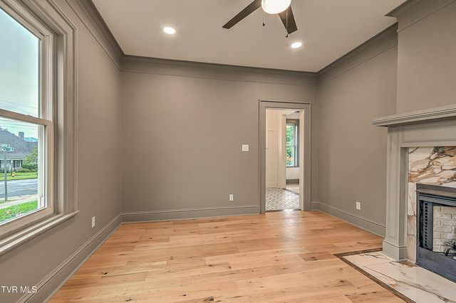 1025 Fairmount Avenue, Bristol, VA 24201