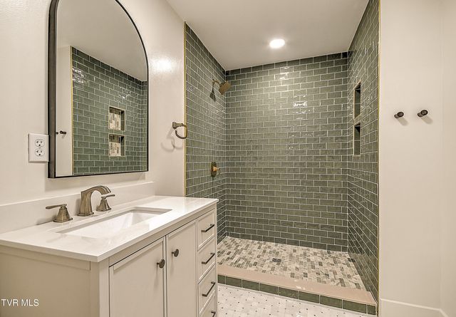 1025 Fairmount Avenue, Bristol, VA 24201