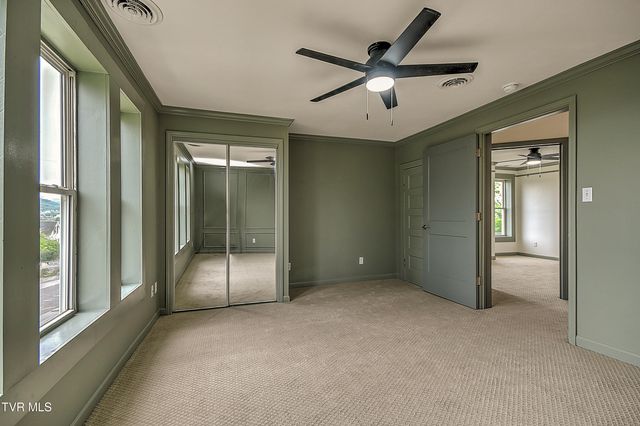1025 Fairmount Avenue, Bristol, VA 24201