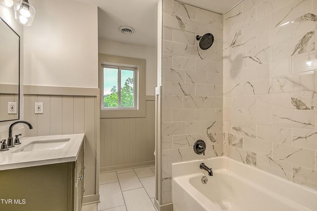 1025 Fairmount Avenue, Bristol, VA 24201