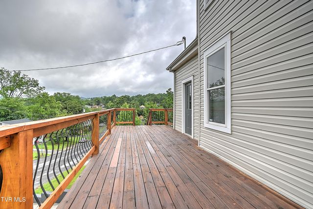 1025 Fairmount Avenue, Bristol, VA 24201