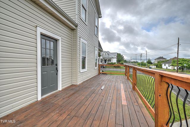 1025 Fairmount Avenue, Bristol, VA 24201