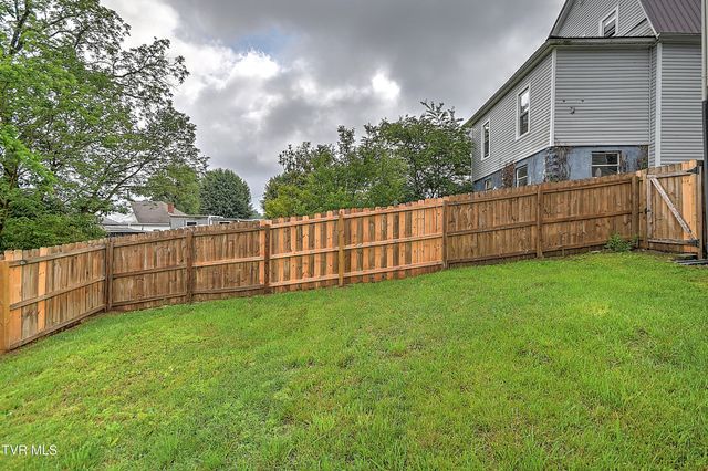 1025 Fairmount Avenue, Bristol, VA 24201
