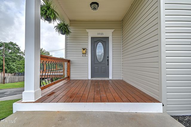 1025 Fairmount Avenue, Bristol, VA 24201