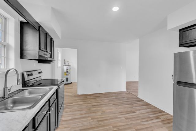 7 N Carter St, Sparta, TN 38583