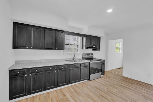 7 N Carter St, Sparta, TN 38583