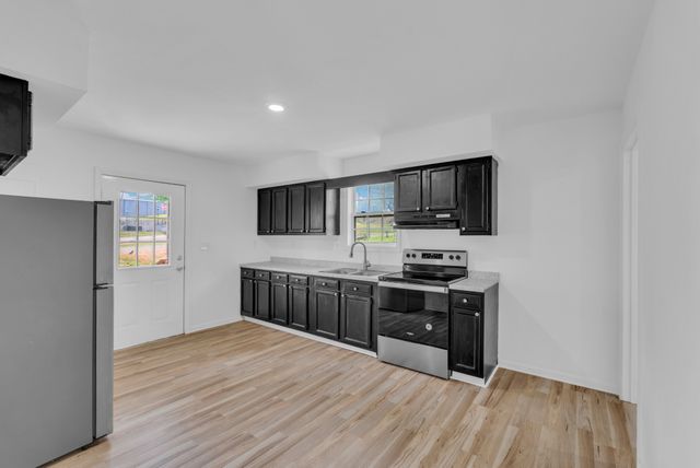 7 N Carter St, Sparta, TN 38583