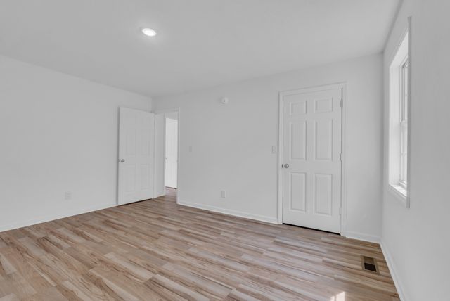 7 N Carter St, Sparta, TN 38583