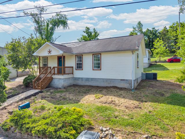 7 N Carter St, Sparta, TN 38583