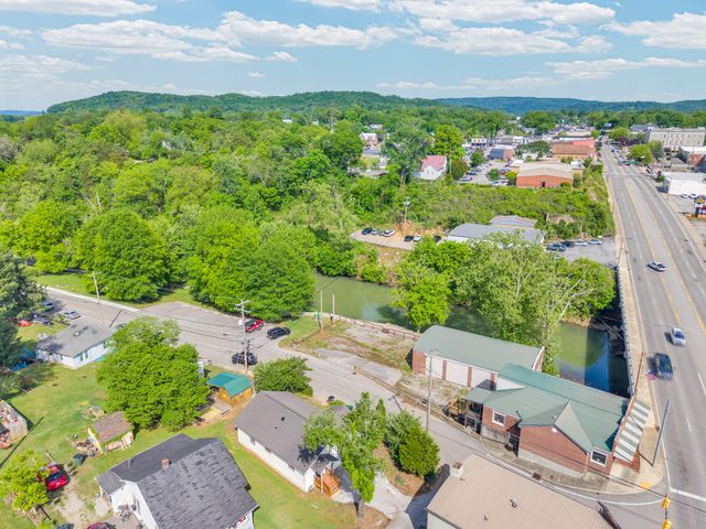 7 N Carter St, Sparta, TN 38583