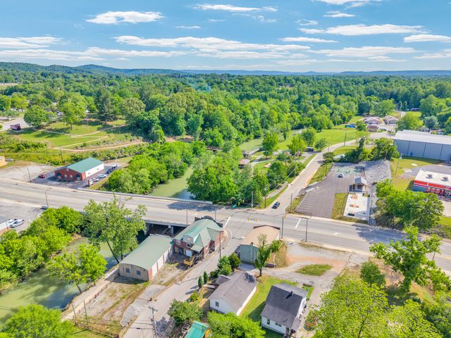 7 N Carter St, Sparta, TN 38583