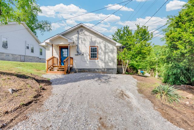 7 N Carter St, Sparta, TN 38583