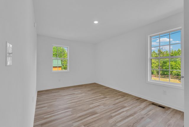 7 N Carter St, Sparta, TN 38583