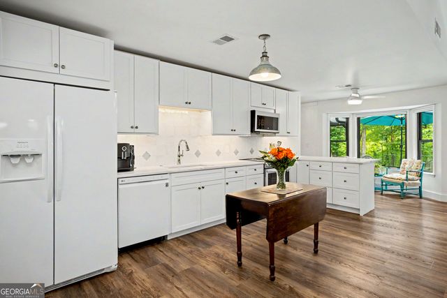 117 Lakeside Drive, Peachtree City, GA 30269