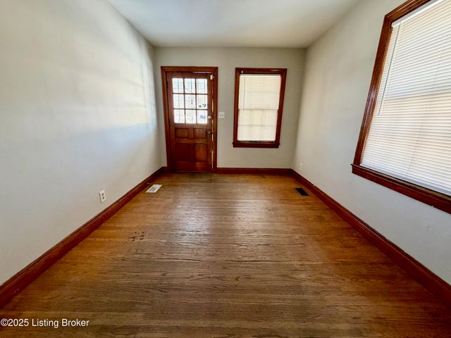 1106 Oleanda Ave, Louisville, KY 40215