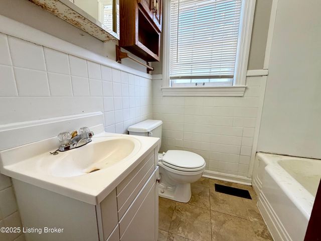 1106 Oleanda Ave, Louisville, KY 40215