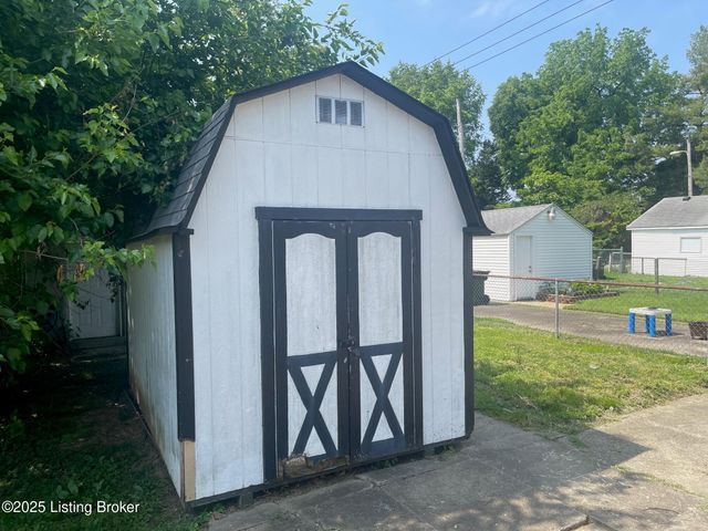 1106 Oleanda Ave, Louisville, KY 40215