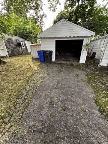 4058 Fulton Boulevard, Cleveland, OH 44144