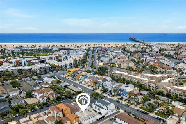 207 Baltimore Avenue, Huntington Beach, CA 92648