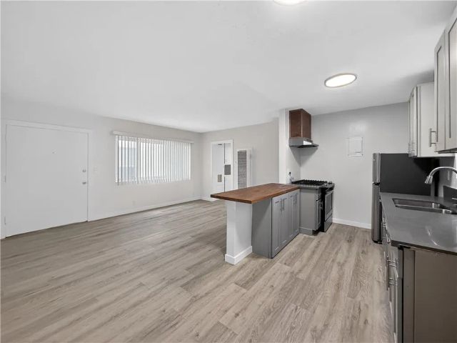 207 Baltimore Avenue, Huntington Beach, CA 92648